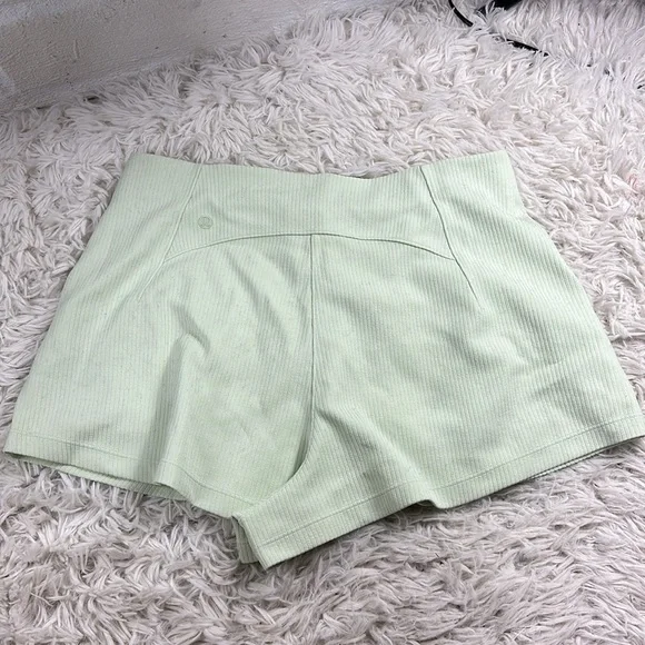 Lululemon Ribbed Softstreme High-Rise Short 2" Kohlrabi Green - Picture 4 of 6
